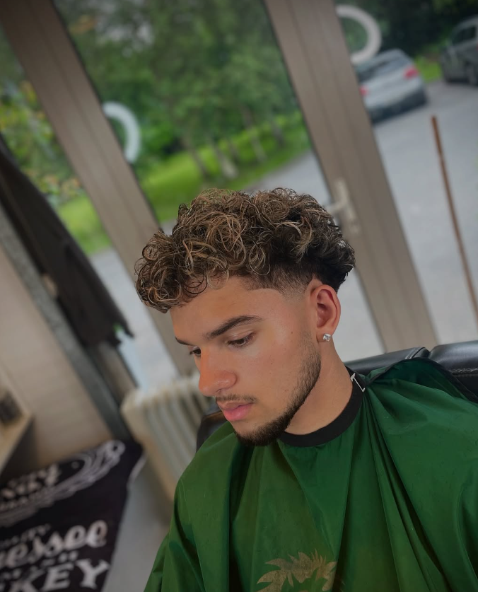Taper detail haircut by Ruben Hand